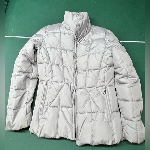 Light Gray Calvin Klein Coat. Women's small. Great condition. Warm. - Picture 5 of 7